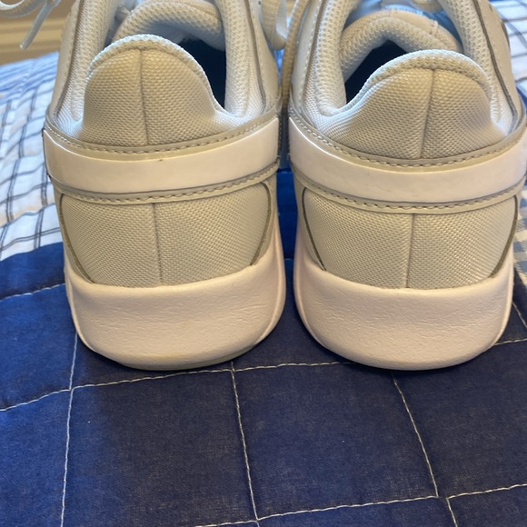 Nike Legend Essential 2 women’s training sneakers - Picture 7 of 8